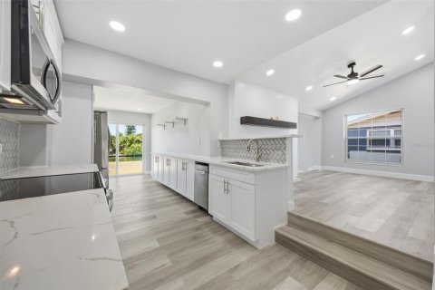 Casa en venta en Hudson, Florida, 3 dormitorios, 136.19 m2 № 2229130 - foto 8
