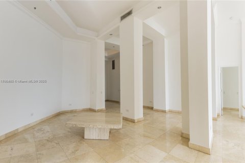 Condo in Miami, Florida, 3 bedrooms  № 1936445 - photo 8