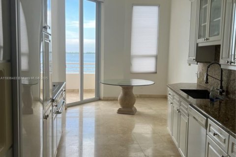 Condominio en venta en Miami, Florida, 3 dormitorios, 234.11 m2 № 1936445 - foto 5