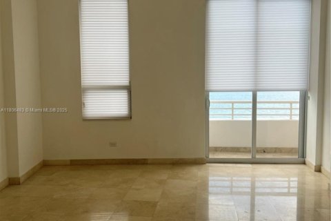 Condominio en venta en Miami, Florida, 3 dormitorios, 234.11 m2 № 1936445 - foto 14