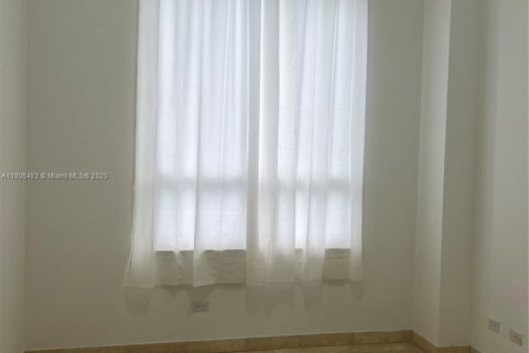 Condominio en venta en Miami, Florida, 3 dormitorios, 234.11 m2 № 1936445 - foto 13