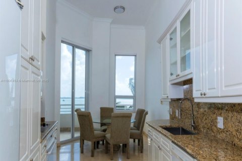 Condominio en venta en Miami, Florida, 3 dormitorios, 234.11 m2 № 1936445 - foto 7
