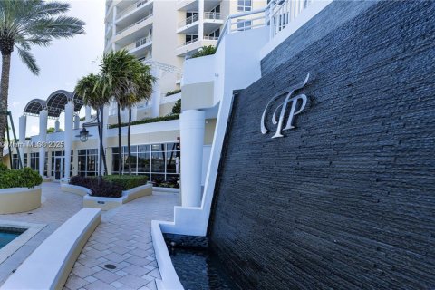 Condominio en venta en Miami, Florida, 3 dormitorios, 234.11 m2 № 1936445 - foto 21