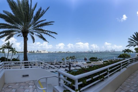 Condominio en venta en Miami, Florida, 3 dormitorios, 234.11 m2 № 1936445 - foto 25