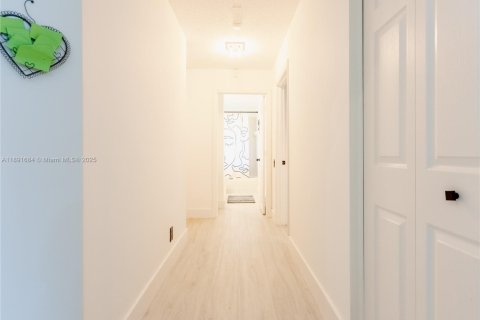 House in Boynton Beach, Florida 3 bedrooms, 181.07 sq.m. № 1946791 - photo 28