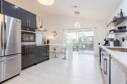 House in Boynton Beach, Florida 3 bedrooms, 181.07 sq.m. № 1946791 - photo 10