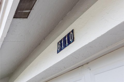 House in Boynton Beach, Florida 3 bedrooms, 181.07 sq.m. № 1946791 - photo 15