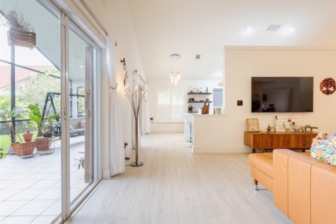 House in Boynton Beach, Florida 3 bedrooms, 181.07 sq.m. № 1946791 - photo 14