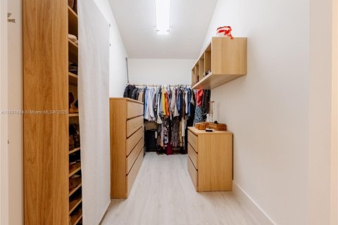 House in Boynton Beach, Florida 3 bedrooms, 181.07 sq.m. № 1946791 - photo 21