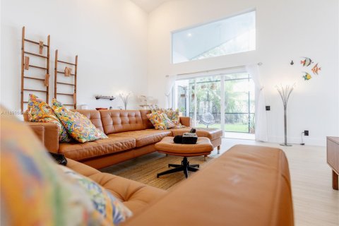 House in Boynton Beach, Florida 3 bedrooms, 181.07 sq.m. № 1946791 - photo 7