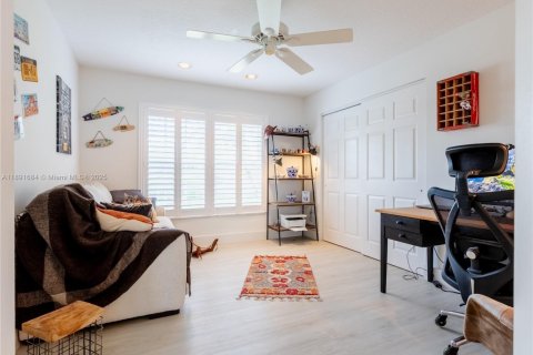 House in Boynton Beach, Florida 3 bedrooms, 181.07 sq.m. № 1946791 - photo 25