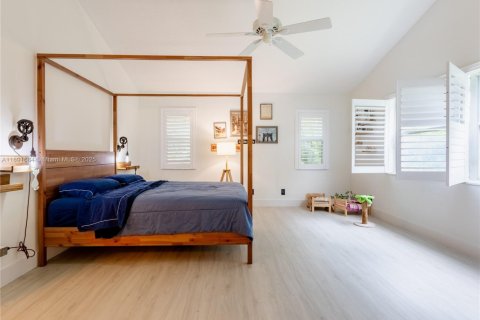 House in Boynton Beach, Florida 3 bedrooms, 181.07 sq.m. № 1946791 - photo 19