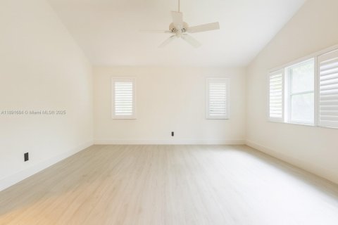 House in Boynton Beach, Florida 3 bedrooms, 181.07 sq.m. № 1946791 - photo 17