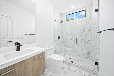 Condo in Miami, Florida, 3 bedrooms  № 1947142 - photo 22