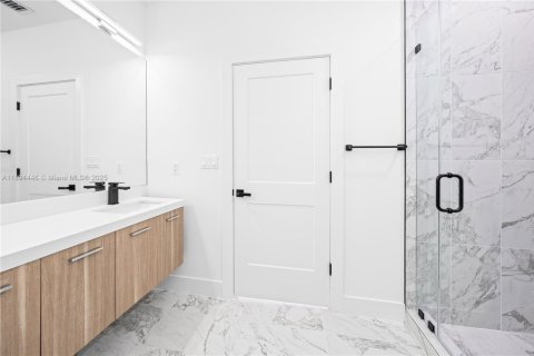 Condo in Miami, Florida, 3 bedrooms  № 1947142 - photo 19