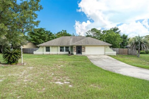 House in Spring Hill, Florida 3 bedrooms, 167.97 sq.m. № 1899063 - photo 2