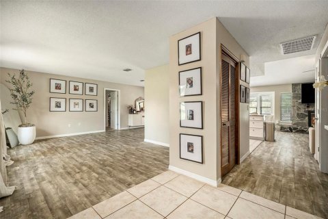 House in Spring Hill, Florida 3 bedrooms, 167.97 sq.m. № 1899063 - photo 4
