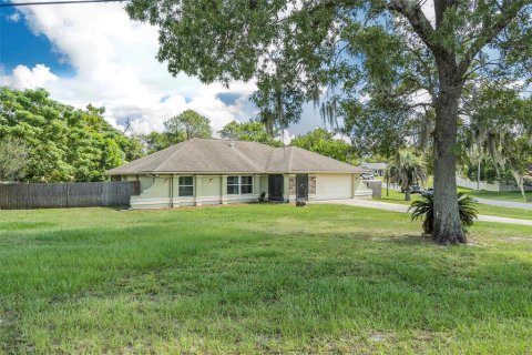 House in Spring Hill, Florida 3 bedrooms, 167.97 sq.m. № 1899063 - photo 1