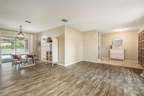 House in Spring Hill, Florida 3 bedrooms, 167.97 sq.m. № 1899063 - photo 5
