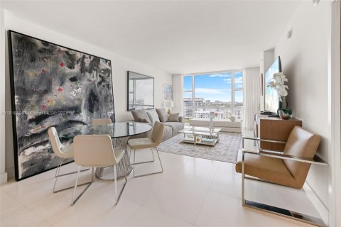 Condominio en venta en Miami Beach, Florida, 1 dormitorio, 88.26 m2 № 1934278 - foto 1