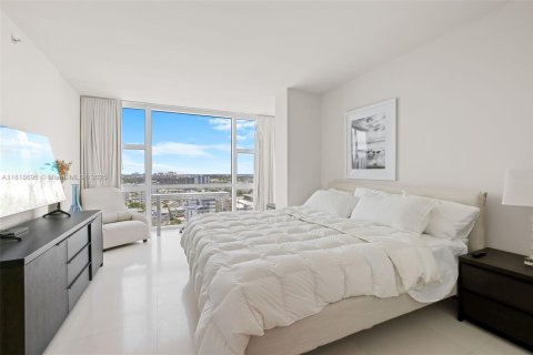 Condominio en venta en Miami Beach, Florida, 1 dormitorio, 88.26 m2 № 1934278 - foto 17