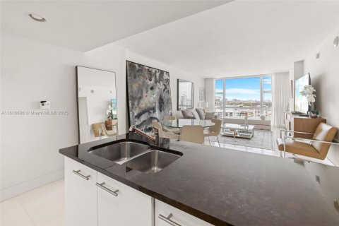 Condominio en venta en Miami Beach, Florida, 1 dormitorio, 88.26 m2 № 1934278 - foto 5