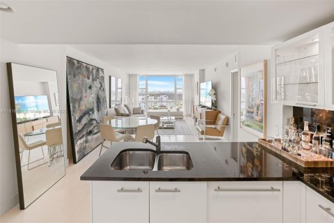 Condominio en venta en Miami Beach, Florida, 1 dormitorio, 88.26 m2 № 1934278 - foto 4