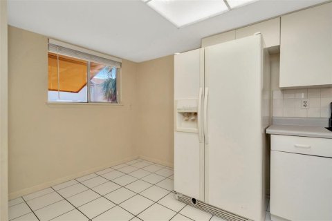 Copropriété à vendre à Tampa, Floride: 2 chambres, 99.22 m2 № 1581154 - photo 10