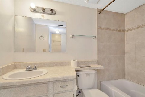 Copropriété à vendre à Tampa, Floride: 2 chambres, 99.22 m2 № 1581154 - photo 24