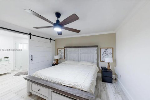 Casa en alquiler en Miami, Florida, 4 dormitorios, 180.23 m2 № 2041187 - foto 25