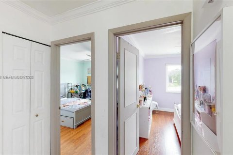 Casa en alquiler en Miami, Florida, 4 dormitorios, 180.23 m2 № 2041187 - foto 14