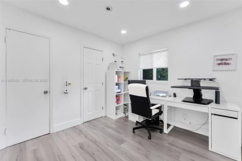 Casa en venta en Miami, Florida, 3 dormitorios, 149.94 m2 № 2002613 - foto 19