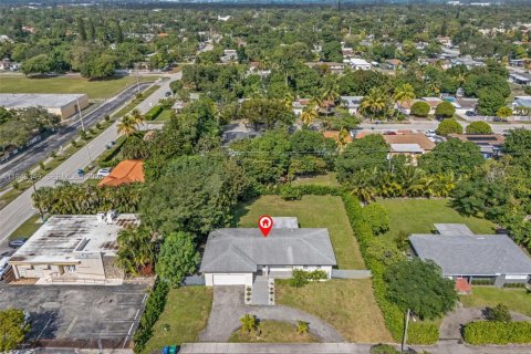 Casa en Miami, Florida 3 dormitorios, 149.94 m2 № 2002613