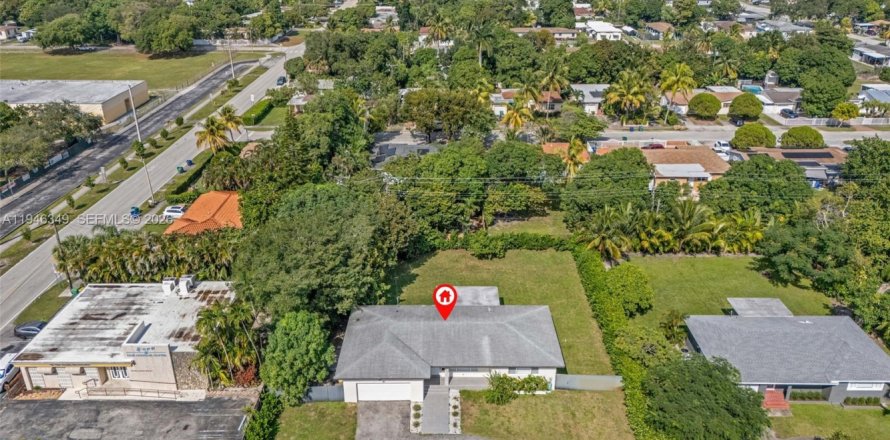 Casa en Miami, Florida 3 dormitorios, 149.94 m2 № 2002613