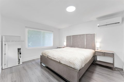 Casa en venta en Miami, Florida, 3 dormitorios, 149.94 m2 № 2002613 - foto 10