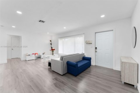 Casa en venta en Miami, Florida, 3 dormitorios, 149.94 m2 № 2002613 - foto 6