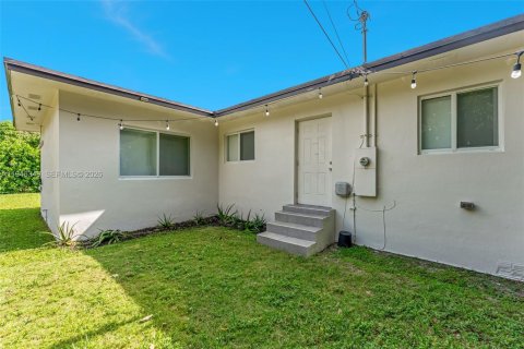 Casa en venta en Miami, Florida, 3 dormitorios, 149.94 m2 № 2002613 - foto 24