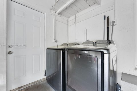 Casa en venta en Miami, Florida, 3 dormitorios, 149.94 m2 № 2002613 - foto 22