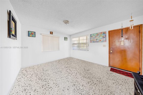 Купить коммерческую недвижимость в Майами, Флорида 243.87м2, № 2050394 - фото 19