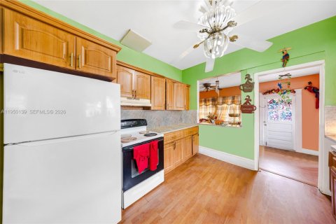 Купить коммерческую недвижимость в Майами, Флорида 243.87м2, № 2050394 - фото 4