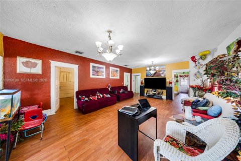 Купить коммерческую недвижимость в Майами, Флорида 243.87м2, № 2050394 - фото 12