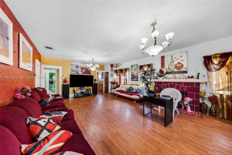 Купить коммерческую недвижимость в Майами, Флорида 243.87м2, № 2050394 - фото 14