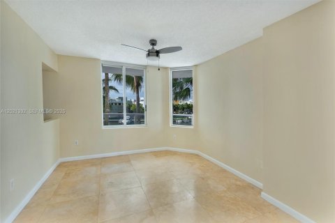 Copropriété à vendre à Miami Beach, Floride: 3 chambres, 129.13 m2 № 2256906 - photo 7