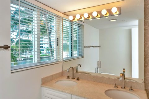 Copropriété à vendre à Miami Beach, Floride: 3 chambres, 129.13 m2 № 2256906 - photo 30