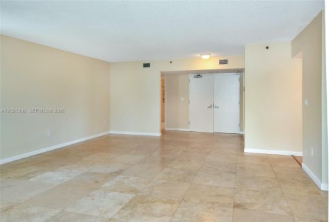 Copropriété à vendre à Miami Beach, Floride: 3 chambres, 129.13 m2 № 2256906 - photo 11