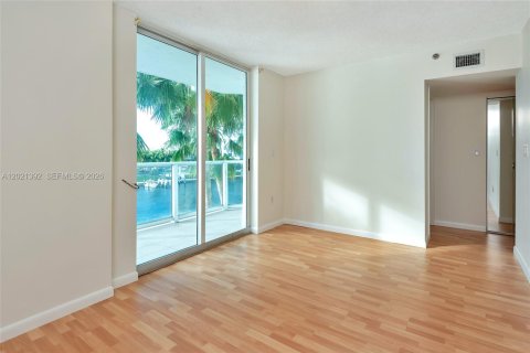 Copropriété à vendre à Miami Beach, Floride: 3 chambres, 129.13 m2 № 2256906 - photo 25