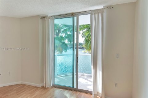 Copropriété à vendre à Miami Beach, Floride: 3 chambres, 129.13 m2 № 2256906 - photo 27