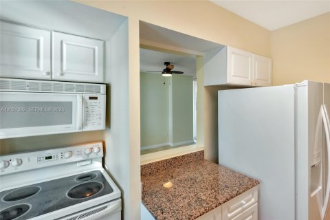 Copropriété à vendre à Miami Beach, Floride: 3 chambres, 129.13 m2 № 2256906 - photo 17
