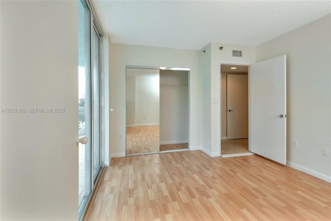 Copropriété à vendre à Miami Beach, Floride: 3 chambres, 129.13 m2 № 2256906 - photo 18