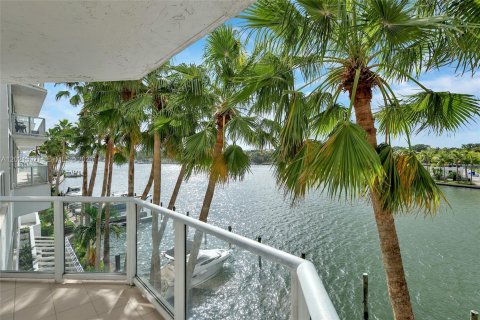 Condo à Miami Beach, Floride, 3 chambres № 2256906